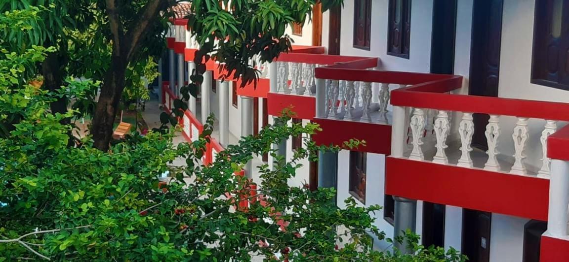 Hotel Mitologia Algodoal Bagian luar foto